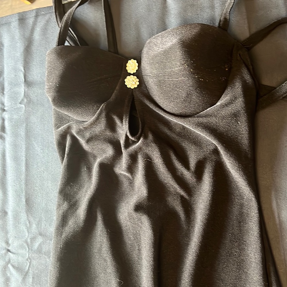 Strapy classy black gown with cups